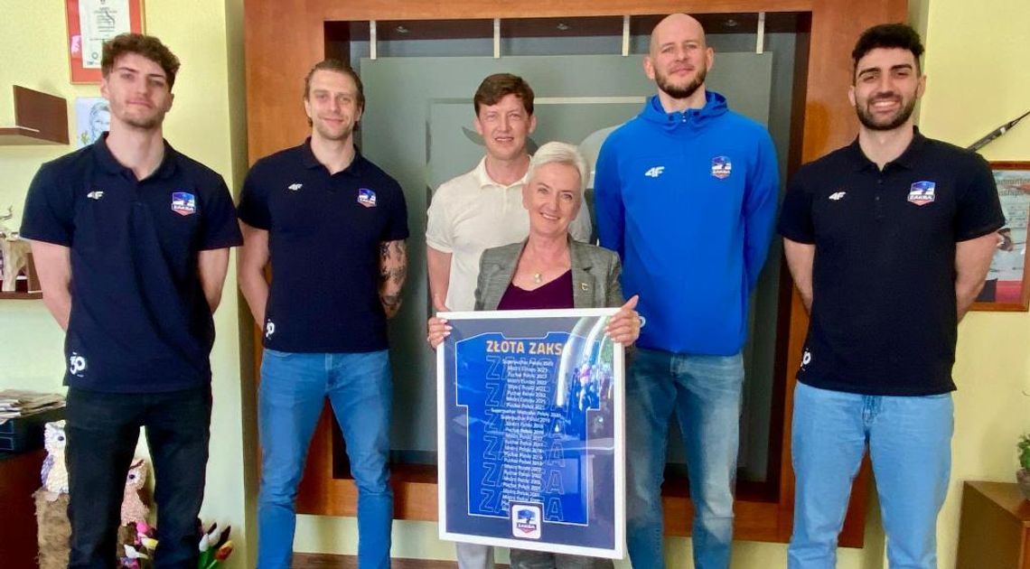 „Trójkolorowi” w magistracie. Prezydent miasta podziękowała za miniony sezon