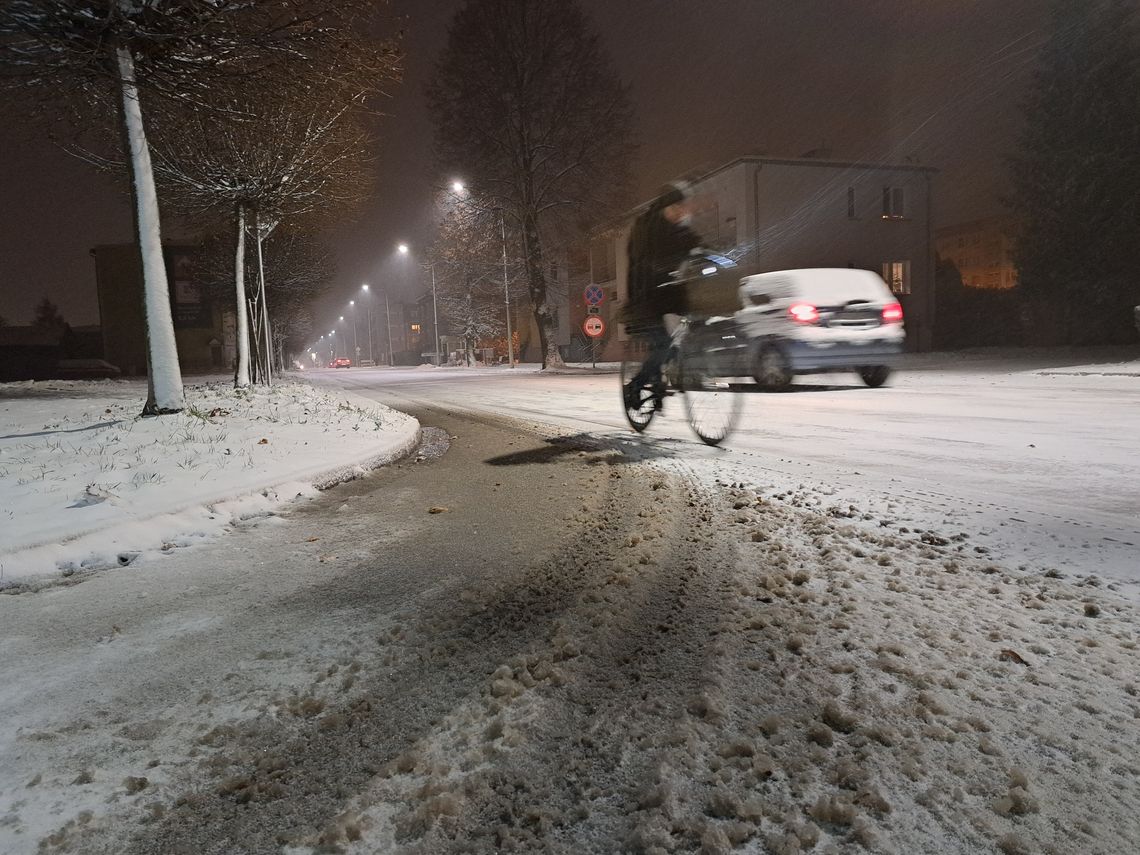 Trudne warunki na drogach. Kierowcy noga z gazu! ZDJĘCIA