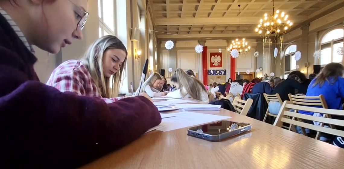 Trwa drugi dzień Maratonu Pisania Listów Amnesty International w I LO. FILM oraz ZDJĘCIA Trwa drugi dzień Maratonu Pisania Listów Amnesty International w I LO. FILM oraz ZDJĘCIA