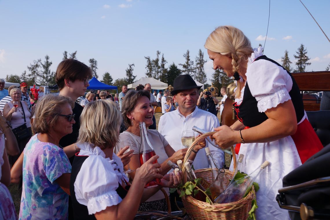 Trwa XII Dzień Wina w Komornie. ZDJĘCIA