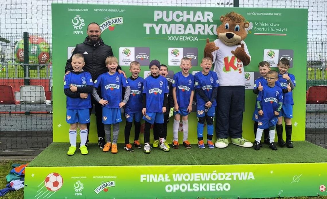 Trzy drużyny z PSP nr 9 z medalami piłkarskiego Pucharu Tymbarku