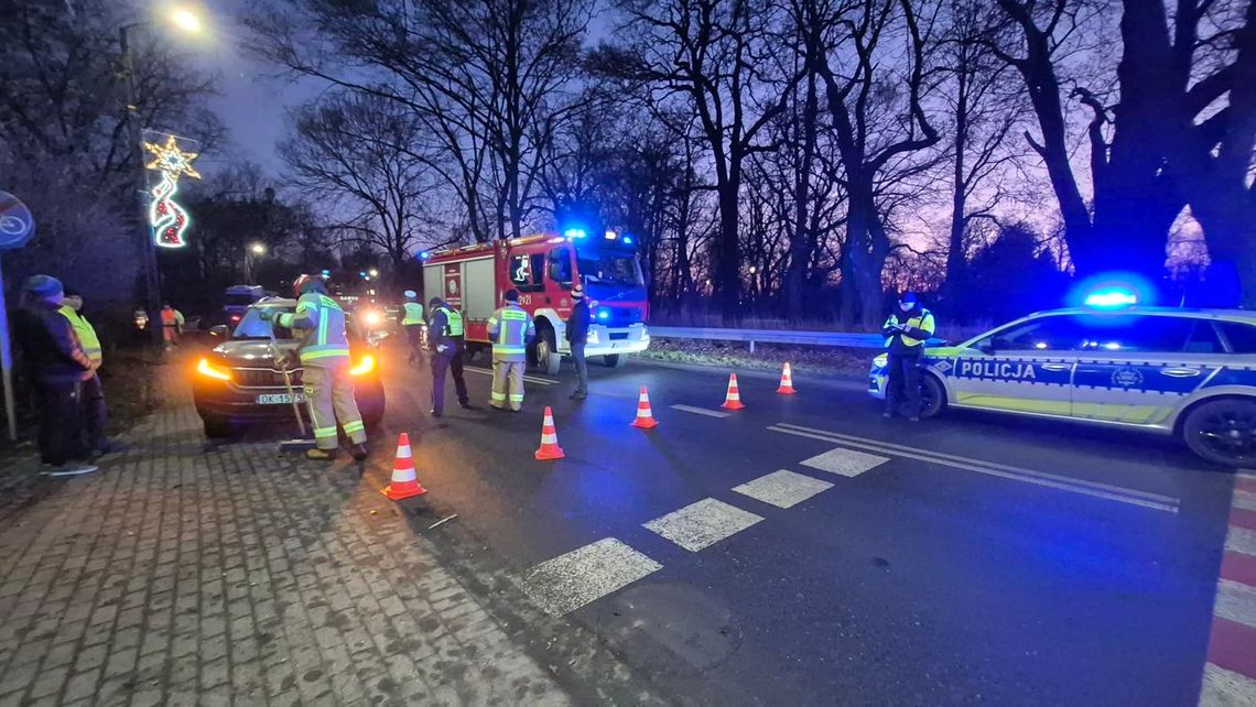 Trzy samochody zderzyły się w Koźlu. Kobieta trafiła do szpitala. ZDJĘCIA Trzy samochody zderzyły się w Koźlu. Kobieta trafiła do szpitala. ZDJĘCIA