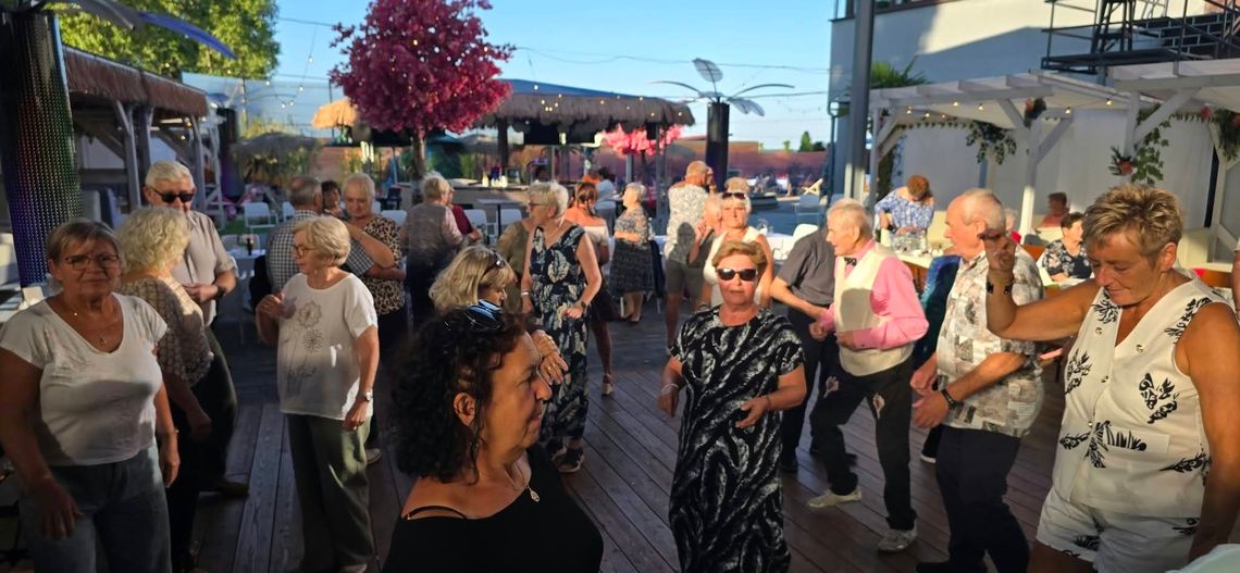 Tu wiek nie ma znaczenia. Discoplex A4 ugościł babcie i dziadków na „Summer Beach Party”. ZDJĘCIA