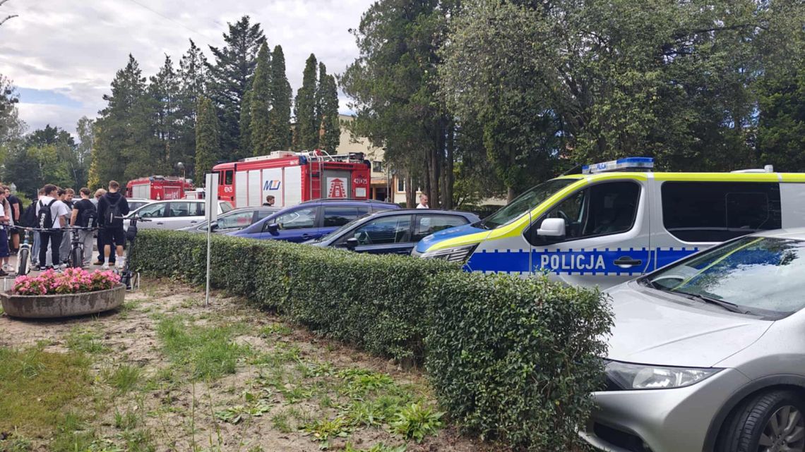 Uczeń rozpylił gaz pieprzowy w szkole. Na miejscu straż pożarna i policja