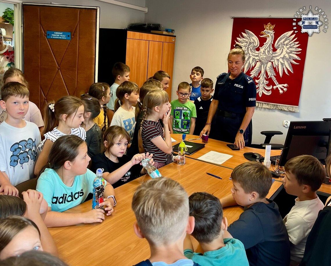 Uczestnicy półkolonii odwiedzili kędzierzyńsko-kozielską komendę Uczestnicy półkolonii odwiedzili kędzierzyńsko-kozielską komendę