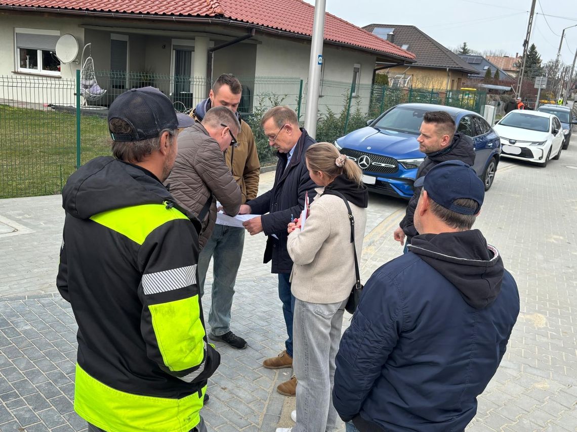 Ulica Osiedlowa w Kłodnicy z nową nawierzchnią. ZDJĘCIA