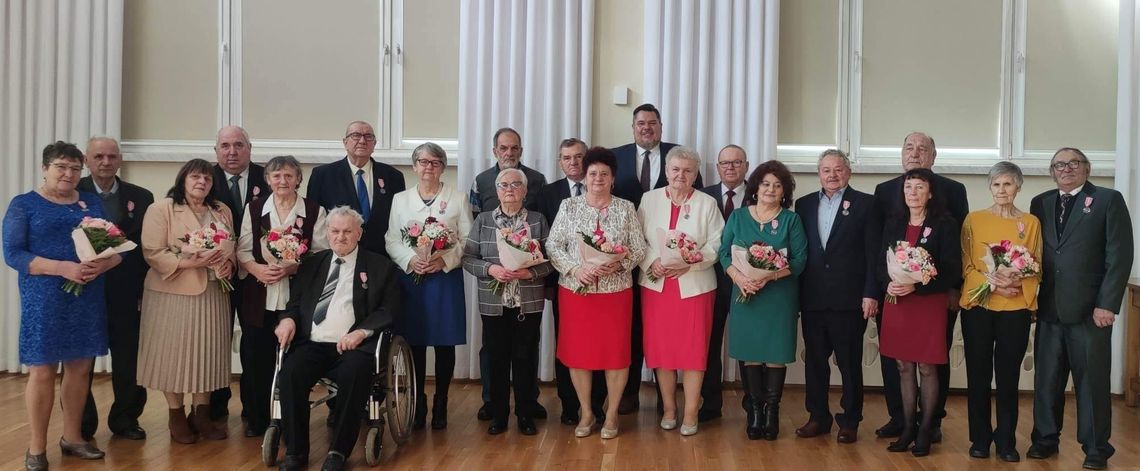 W małżeństwie są już 50 lat. Odznaczono 10 par z gminy Reńska Wieś. ZDJĘCIA