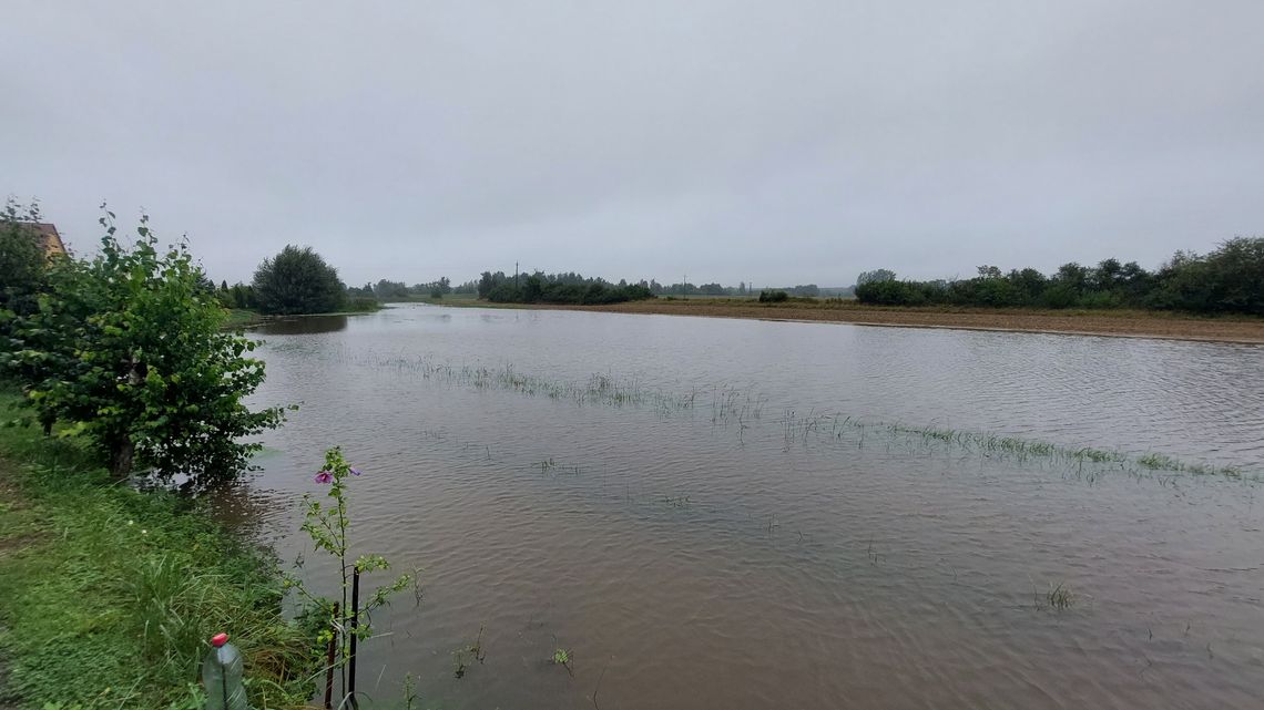 W Rogach znów podtopienia. Historia lubi się powtarzać W Rogach znów podtopienia. Historia lubi się powtarzać