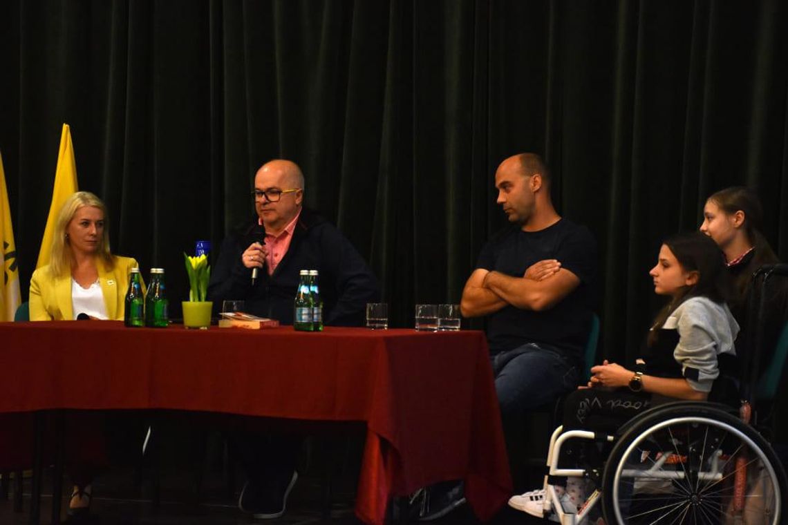 W spotkaniu z Tomaszem Zimochem uczestniczyli niepełnosprawni sportowcy z Kędzierzyna-Koźla. ZDJĘCIA