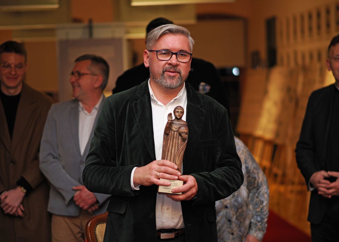Waldemar Wczasek otrzymał Nagrodę Peregryna z Opola Waldemar Wczasek otrzymał Nagrodę Peregryna z Opola