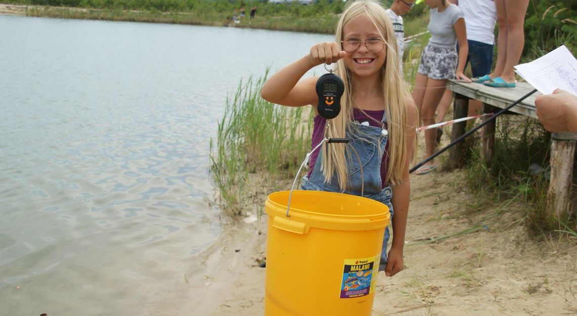 Wędkowanie i wspólny piknik w Dębowej