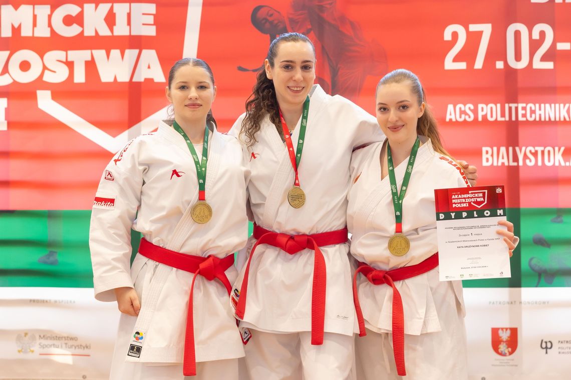 Weronika Wojciechowska ze złotym medalem w drużynie na Akademickich Mistrzostwach Polski w Karate Weronika Wojciechowska ze złotym medalem w drużynie na Akademickich Mistrzostwach Polski w Karate