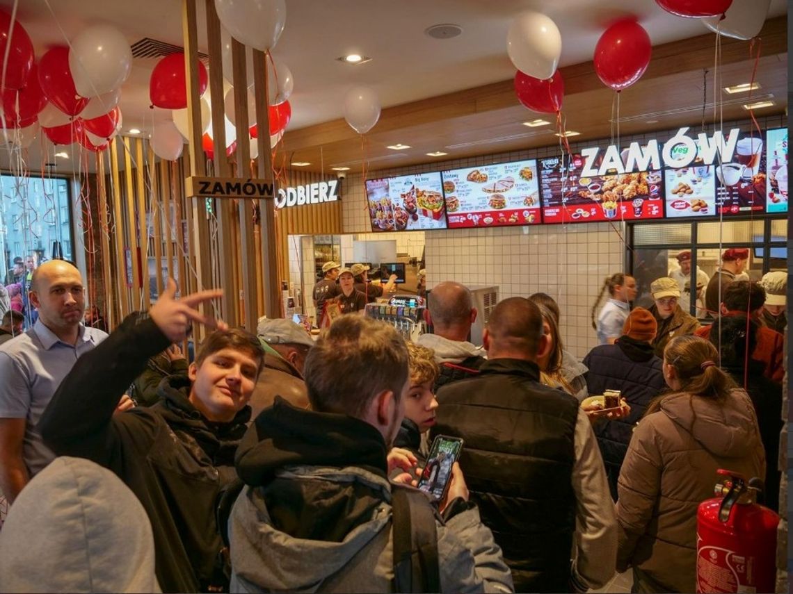 Wiadomo ilu ludzi odwiedziło KFC w Kędzierzynie-Koźlu w dniu otwarcia