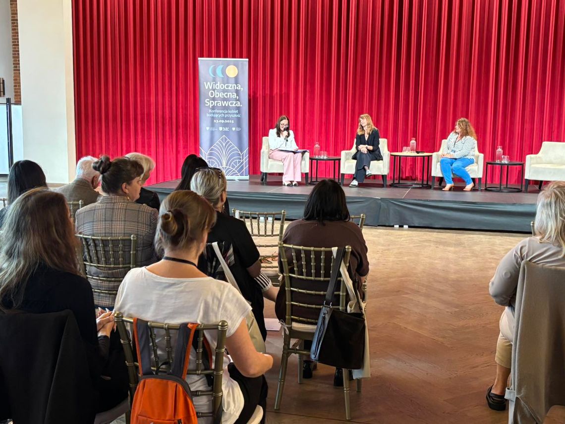 „Widoczne, obecne, sprawcze”. Konferencja z udziałem kobiet odbyła się w Kędzierzynie-Koźlu. ZDJĘCIA