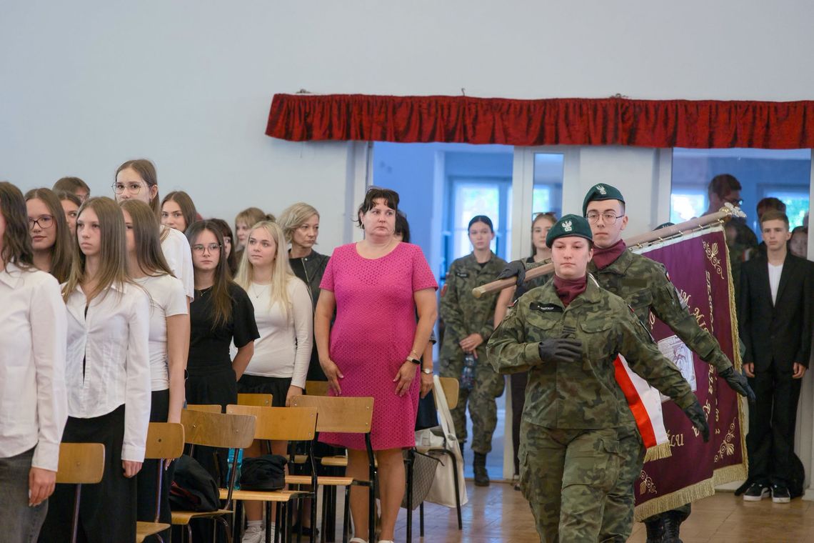 Więcej uczniów i więcej oddziałów w szkołach powiatowych. Edukacja, która patrzy w przyszłość
