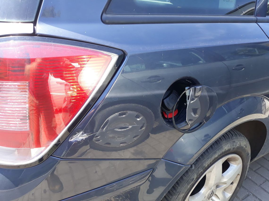 Właściciele rozbitych samochodów szukają świadków