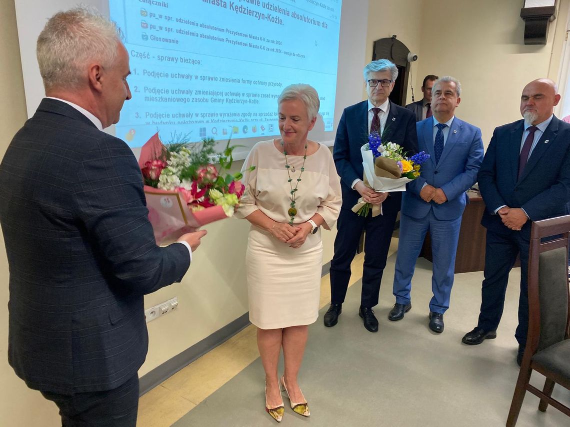 Wotum zaufania i absolutorium dla prezydent Sabiny Nowosielskiej