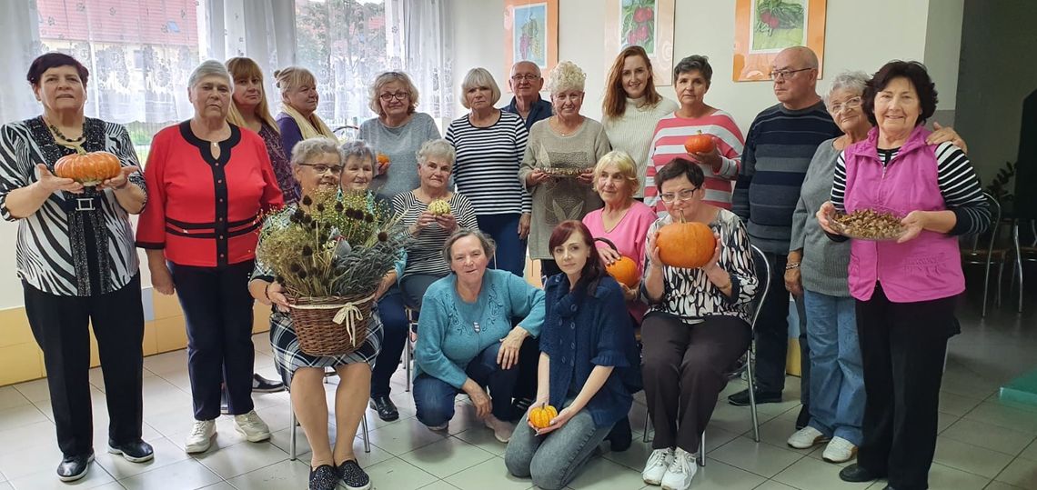 Wspólna zabawa w Dniu Seniora. ZDJĘCIA