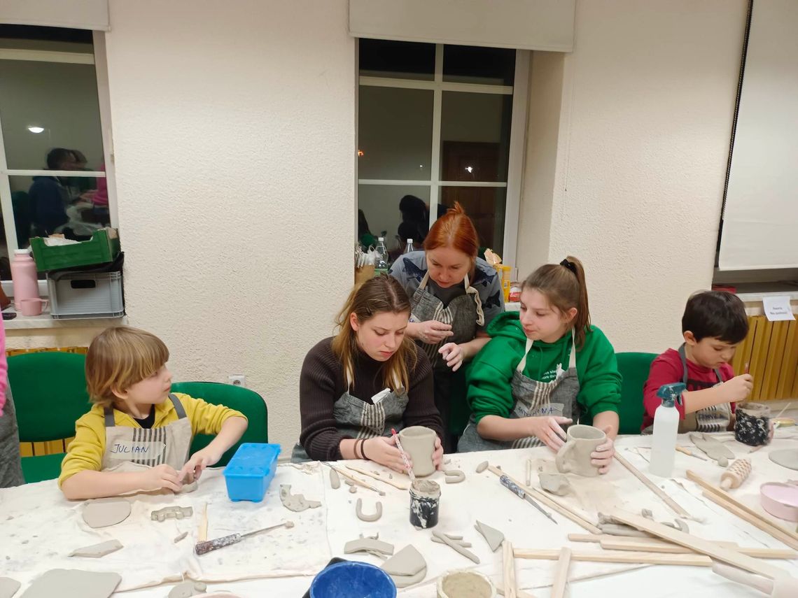 Wszyscy jesteśmy z jednej gliny. Warsztaty artystyczne w MOK