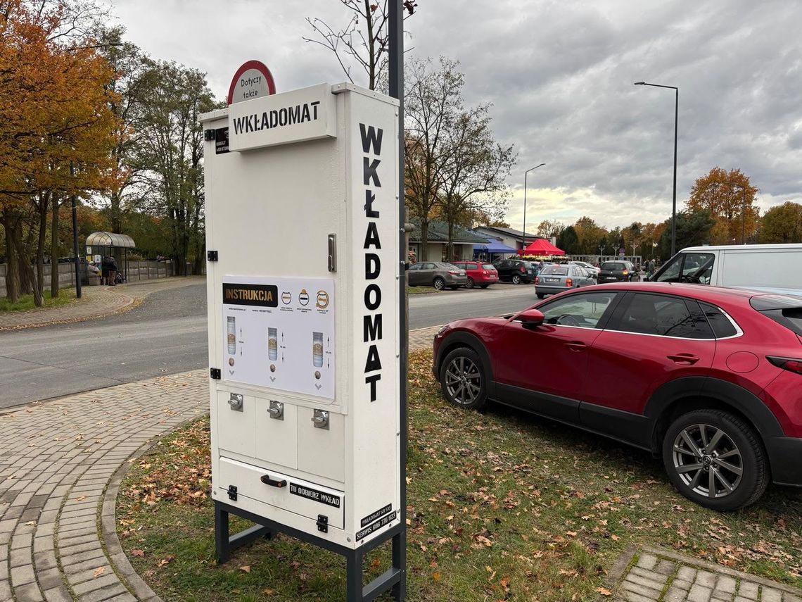 Wszystkich Świętych 2026: Brak znicza? Z pomocą przychodzi wkładomat Wszystkich Świętych 2026: Brak znicza? Z pomocą przychodzi wkładomat