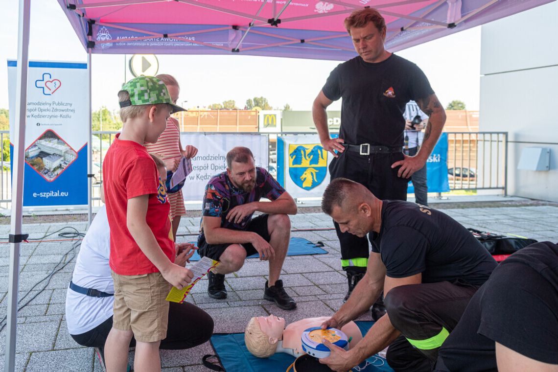 Wyjątkowo przydatna wiedza. Tak uczyli udzielania pierwszej pomocy! Wyjątkowo przydatna wiedza. Tak uczyli udzielania pierwszej pomocy!
