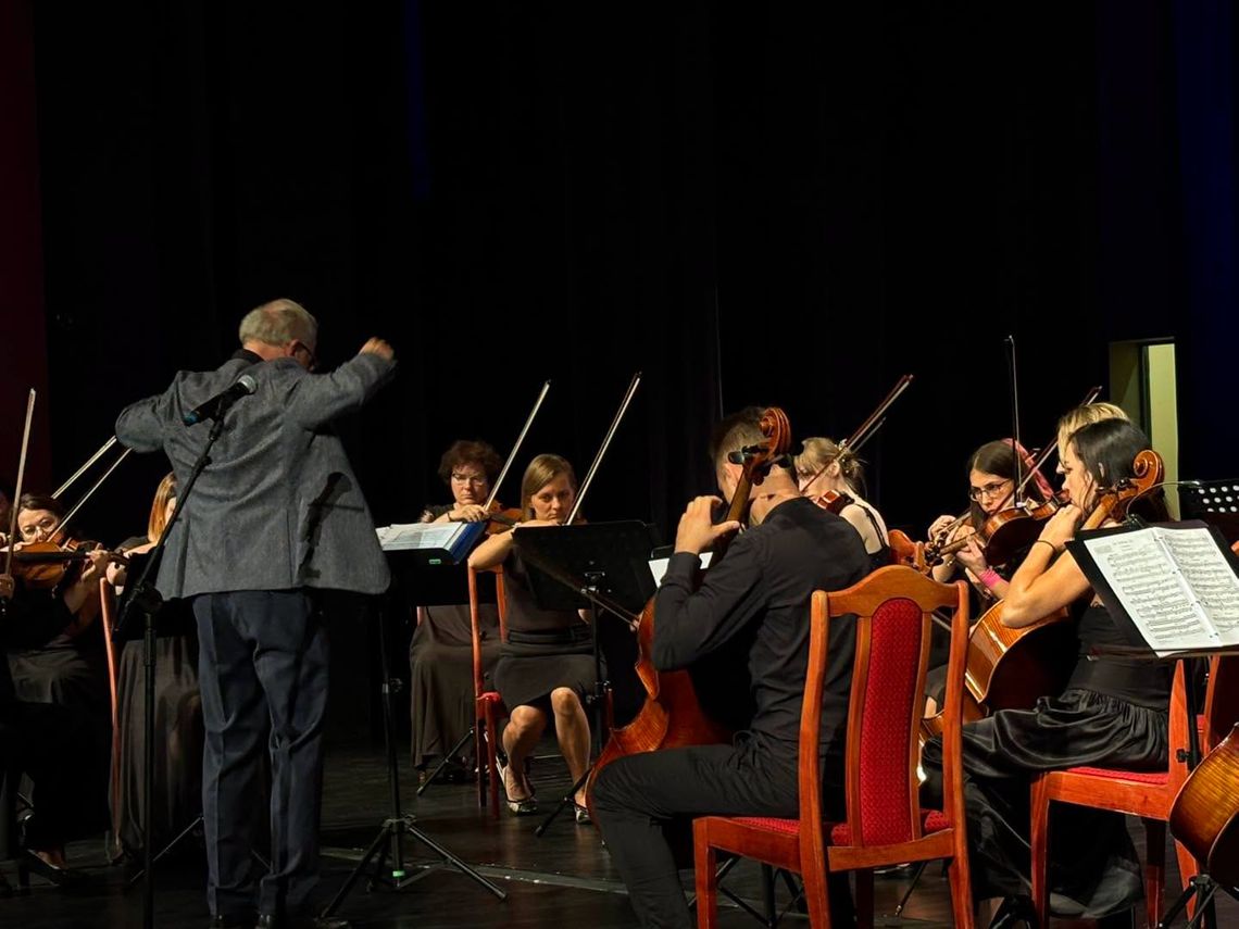 Wyjątkowy koncert z kompletem publiczności. ZDJĘCIA Wyjątkowy koncert z kompletem publiczności. ZDJĘCIA