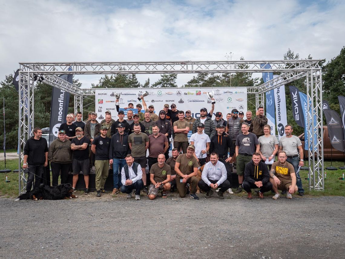 Wyłowili z akwenu Dębowa karpia ważącego blisko 20,5 kg Wyłowili z akwenu Dębowa karpia ważącego blisko 20,5 kg