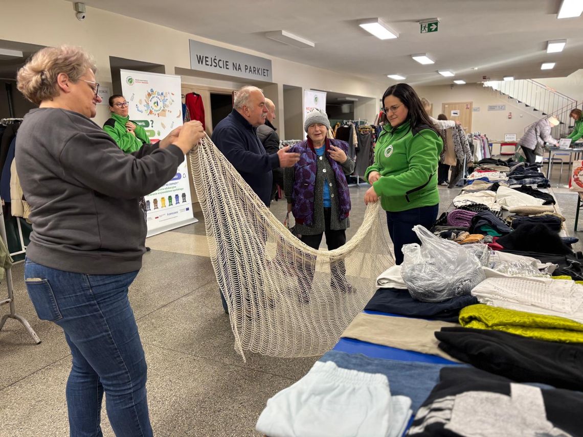 Wymiana ubrań, książek i gier planszowych w hali „Śródmieście”