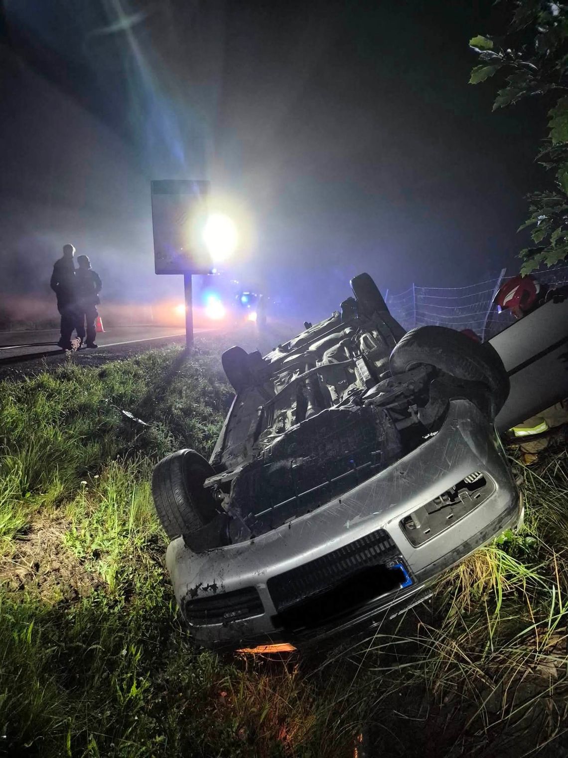 Wypadek samochodu osobowego w Solarni. Poszkodowana osoba trafiła do szpitala Wypadek samochodu osobowego w Solarni. Poszkodowana osoba trafiła do szpitala