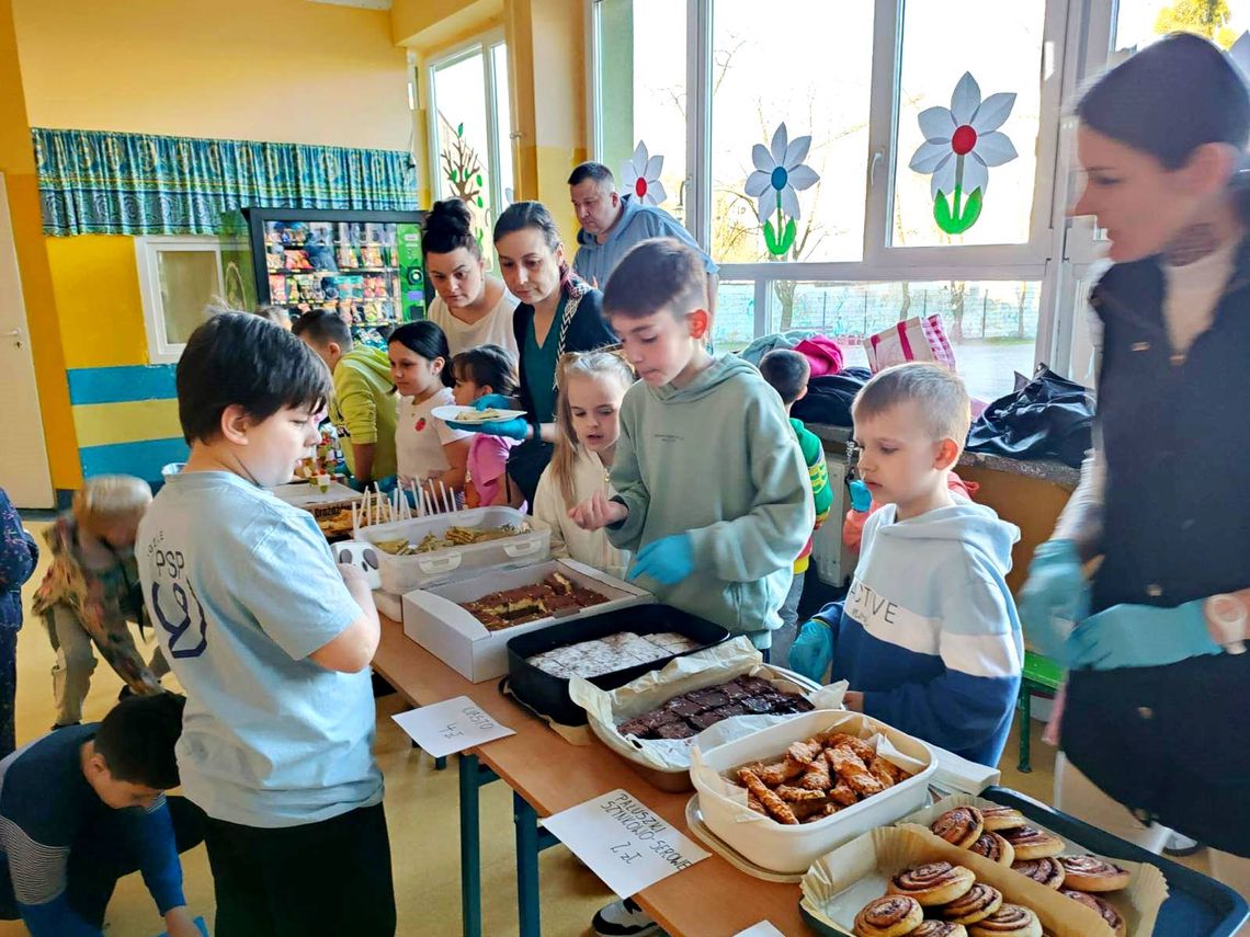 „Wypasiony Piątek”, czyli kulinarne rewolucje w PSP nr 9. ZDJĘCIA