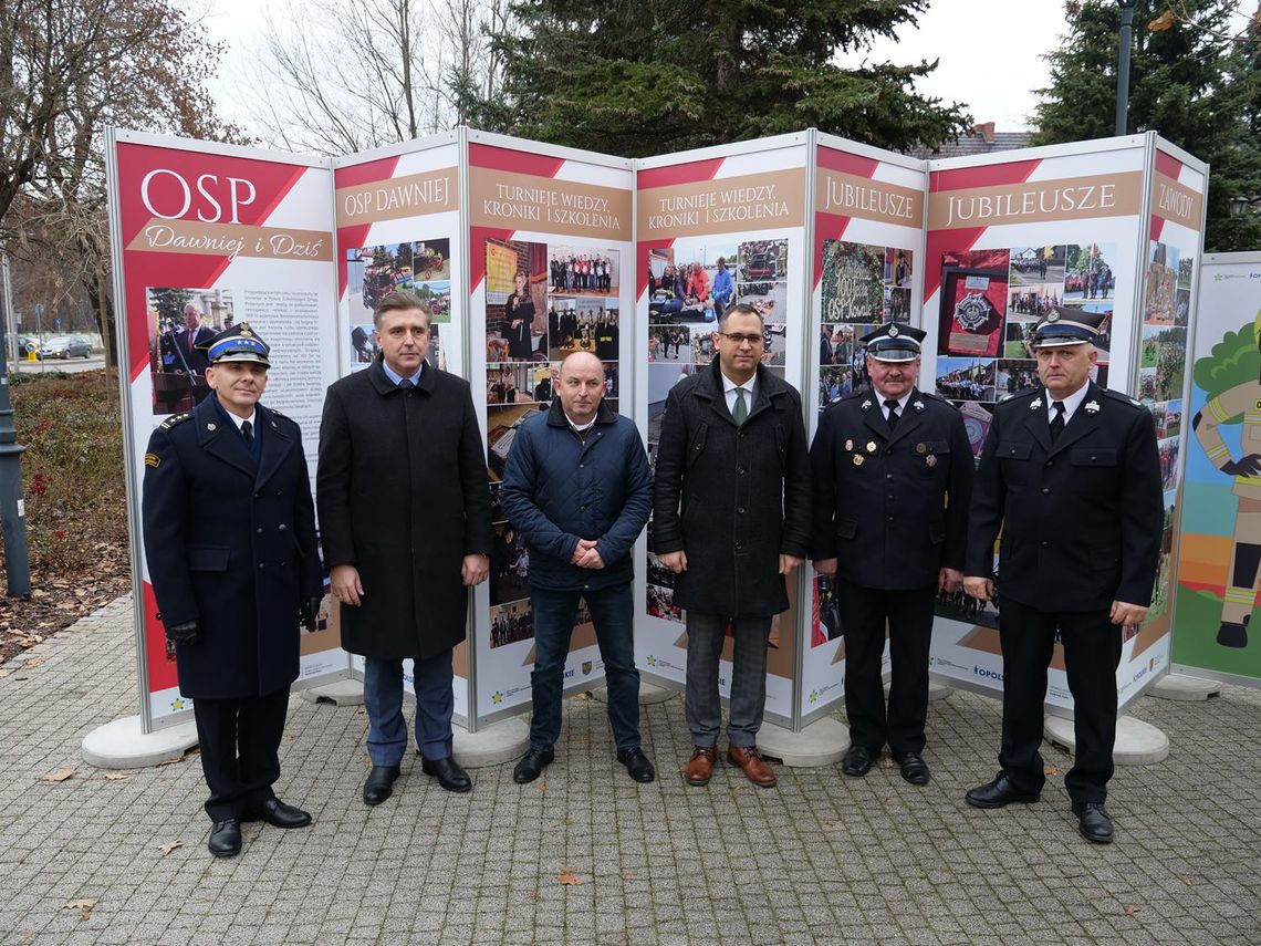Wystawa poświęcona 100-leciu OSP stanęła na placu Wolności