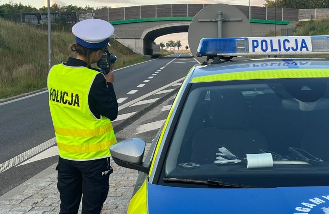 Wzmożone kontrole prędkości na drogach powiatu. Dwóch kierowców straciło prawo jazdy