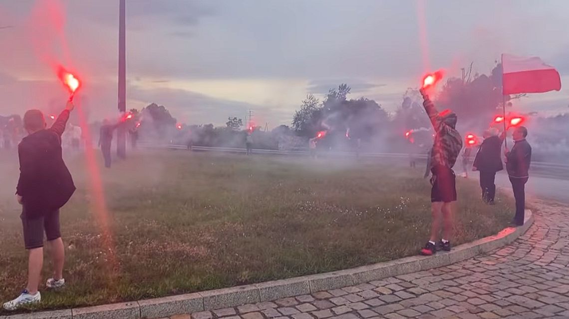 Oddanie hołdu żołnierzom AK na rondzie Rotmistrza Pileckiego