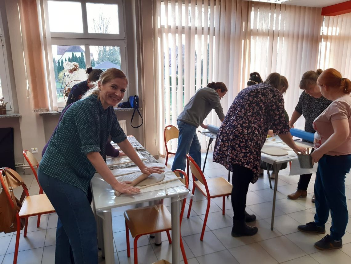 Z okazji swojego święta tworzyły gliniane zielniki Z okazji swojego święta tworzyły gliniane zielniki