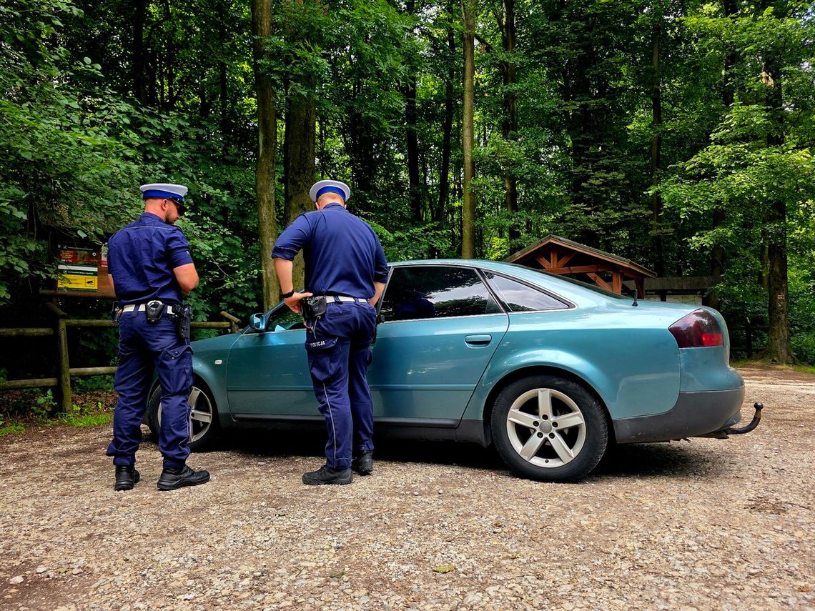 Z sądowym zakazem i bez uprawnień. 33-latek jechał audi pod wpływem narkotyków