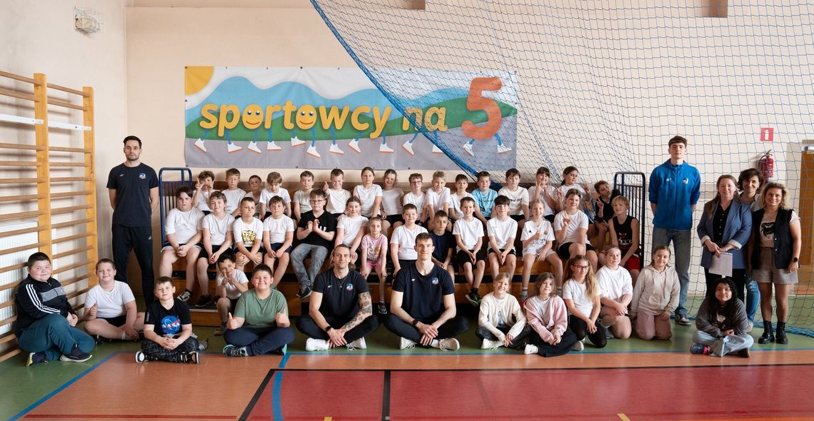 ZAKSA i PSP nr 5 w Kędzierzynie-Koźlu zbudowały prawdziwą siatkarską rodzinę. ZDJĘCIA ZAKSA i PSP nr 5 w Kędzierzynie-Koźlu zbudowały prawdziwą siatkarską rodzinę. ZDJĘCIA