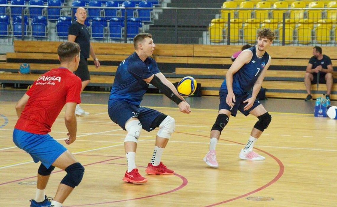ZAKSA trenuje pełną parą: powrót Szymury i pierwsze mecze kontrolne z Algierią