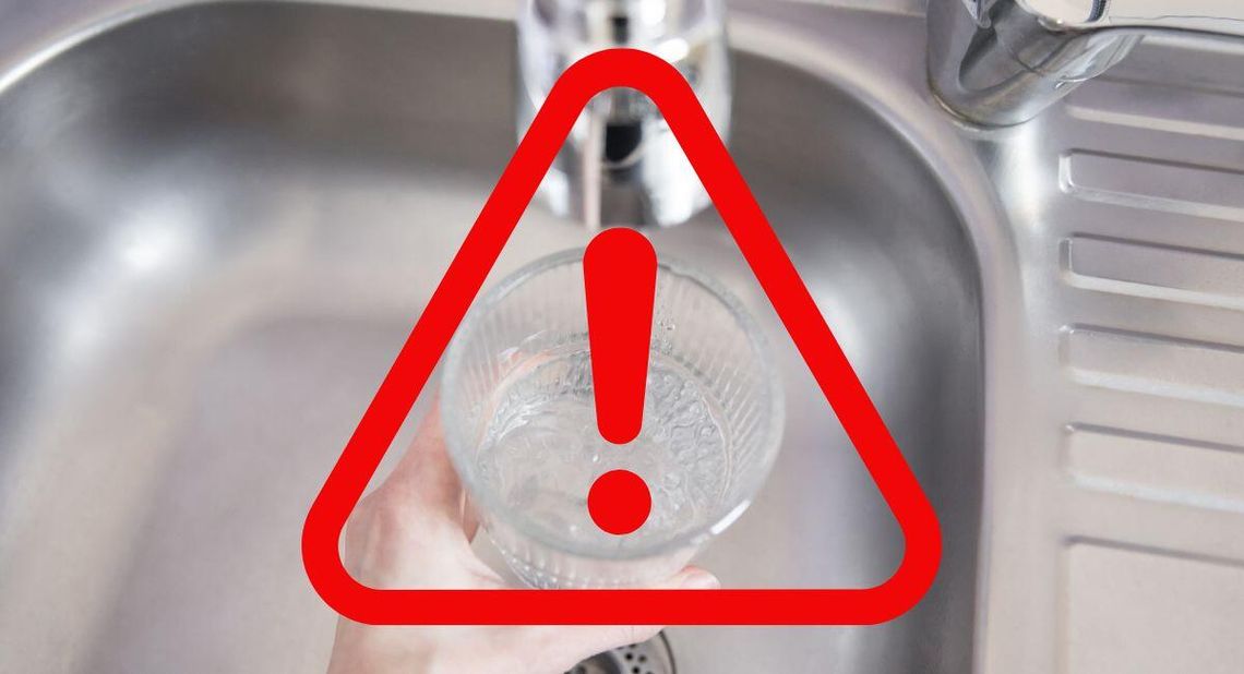 Zanieczyszczenie wody na osiedlu Blachownia. Radni pytali o procedury i opóźnioną informację