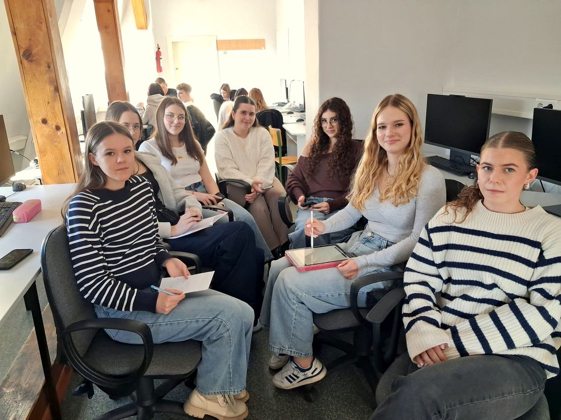 Zanim polecą na praktyki do słonecznej Grecji, szlifują angielski Zanim polecą na praktyki do słonecznej Grecji, szlifują angielski