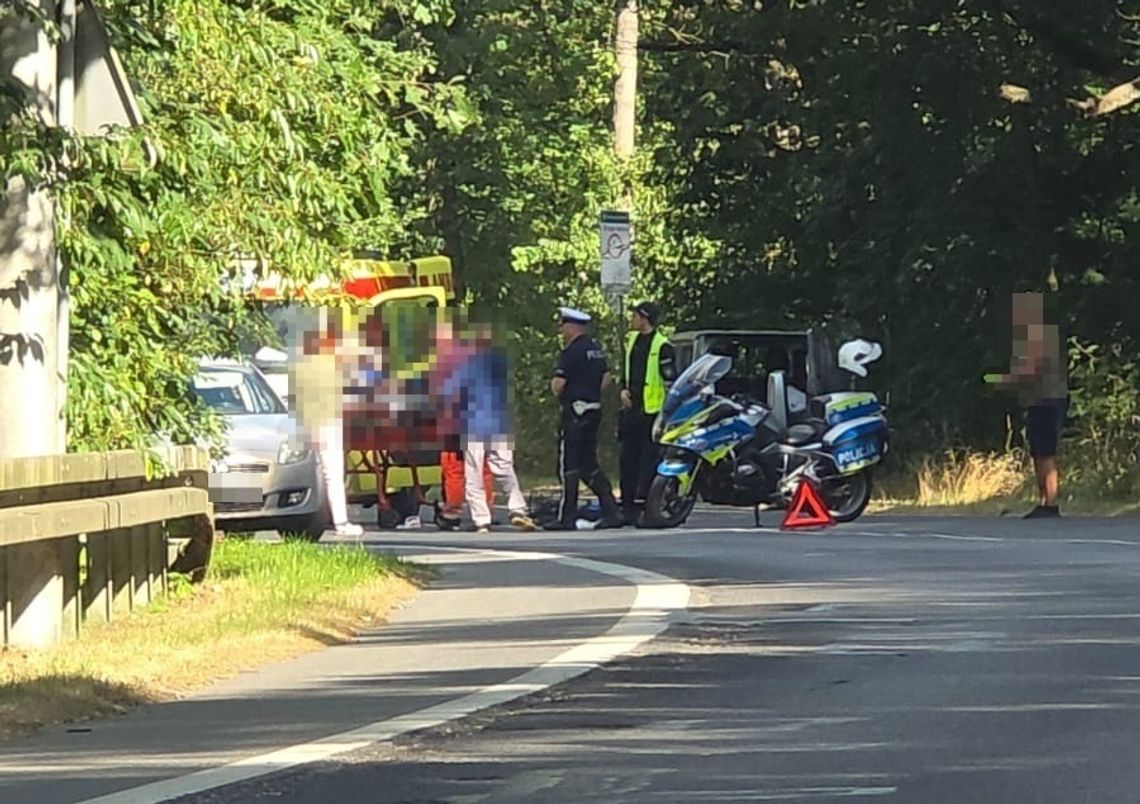 Rowerzysta wjechał pod samochód na ul. Wojska Polskiego w Kędzierzynie-Koźlu