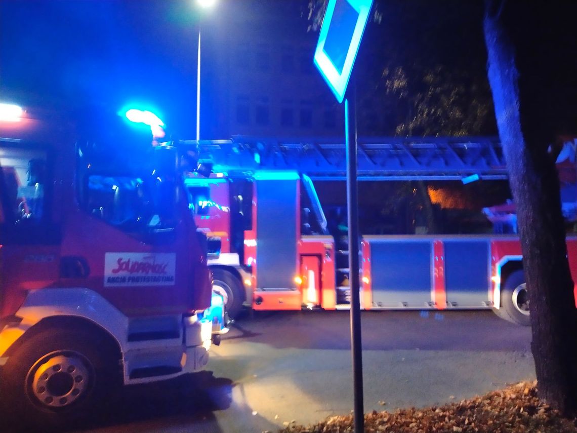 Ze zgłoszenia wynikało, że pali się mieszkanie. Interweniowali strażacy Ze zgłoszenia wynikało, że pali się mieszkanie. Interweniowali strażacy