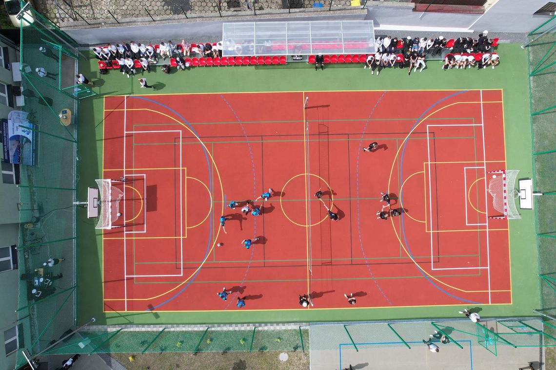 Żegluga doczekała się nowoczesnego i wielofunkcyjnego boiska Żegluga doczekała się nowoczesnego i wielofunkcyjnego boiska