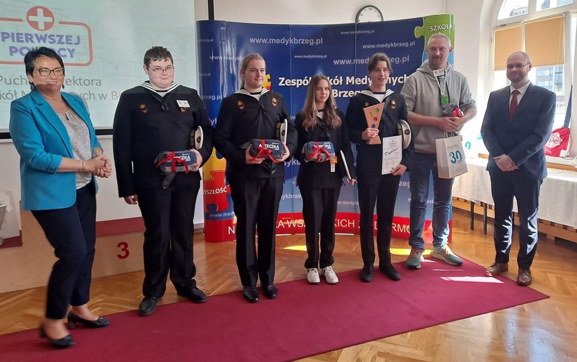 Reprezentacja "Żeglugi" trzecia w mistrzostwach pierwszej pomocy Reprezentacja "Żeglugi" trzecia w mistrzostwach pierwszej pomocy