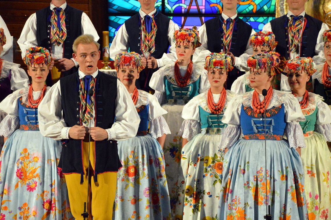 Zespół Pieśni i Tańca "Śląsk" na 40-lecie kościoła. ZDJĘCIA