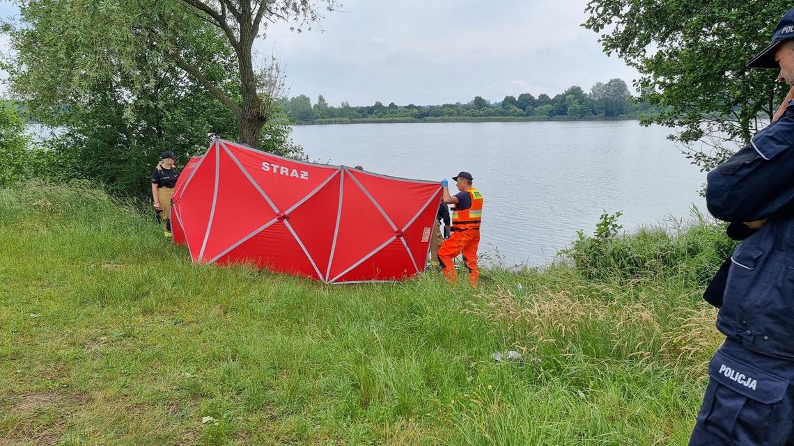 Znaleziono ciało młodego mężczyzny na dnie jeziora w Dębowej