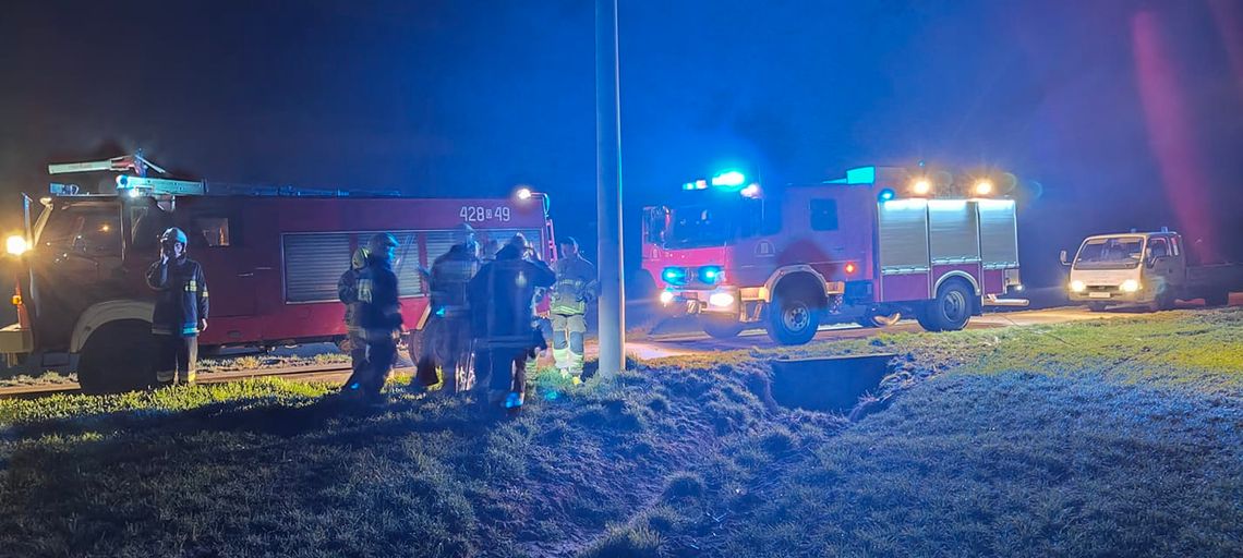 Znowu paliła się trawa. Tym razem strażacy interweniowali we Wroninie Znowu paliła się trawa. Tym razem strażacy interweniowali we Wroninie