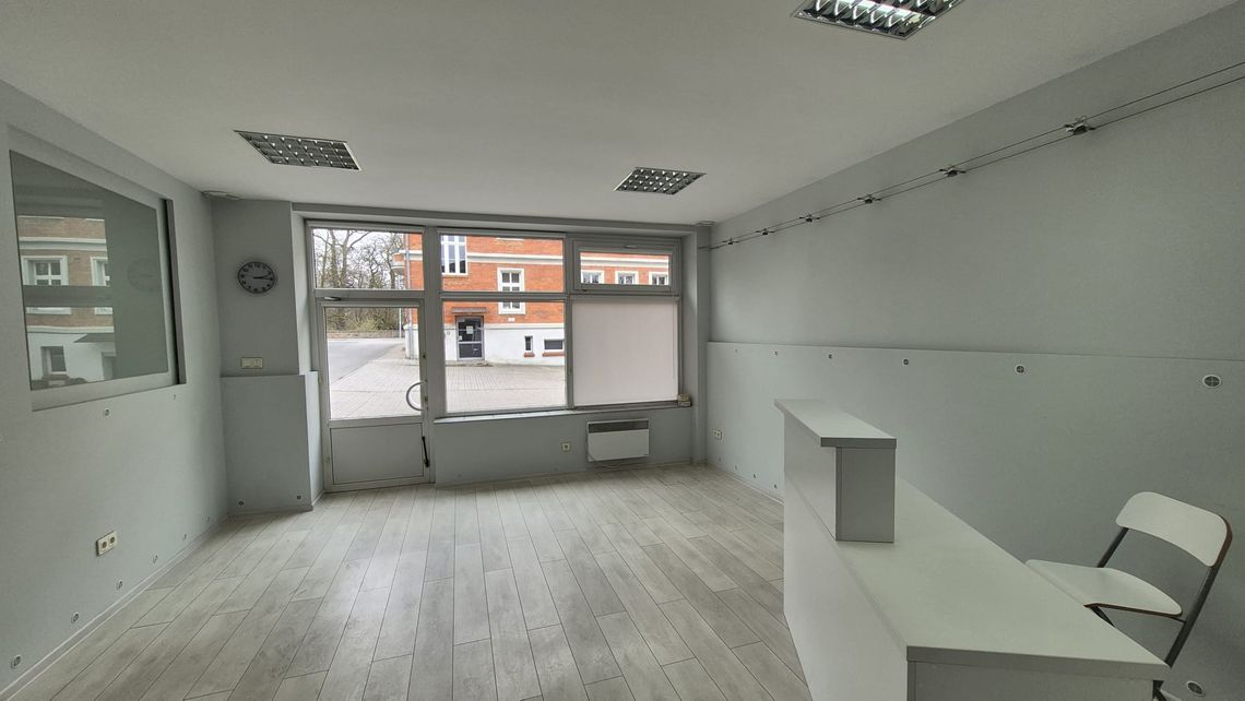 Do wynajęcia lokal w Koźlu z parkingiem Do wynajęcia lokal w Koźlu z parkingiem