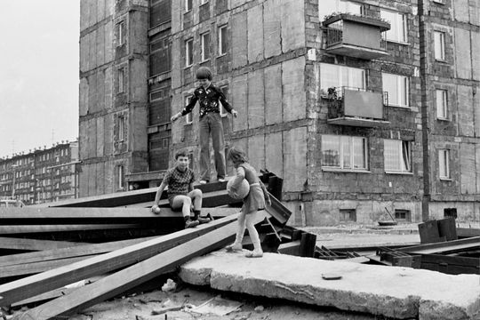 Plac budowy był dla dzieci równocześnie placem zabaw