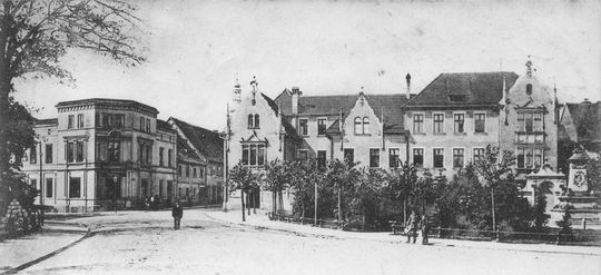 Wjazd na Wallstrasse od strony mostu na Odrze