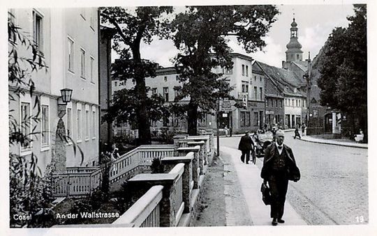 Wjazd na Wallstrasse od strony mostu na Odrze